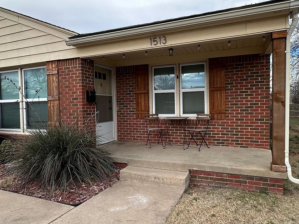 1st image of 1513 Oxford Way