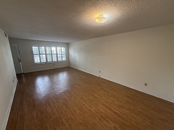 4th image of 4009 Old Shell Rd APT C17