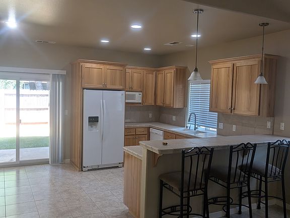 3rd image of 24301 Foresthill Rd