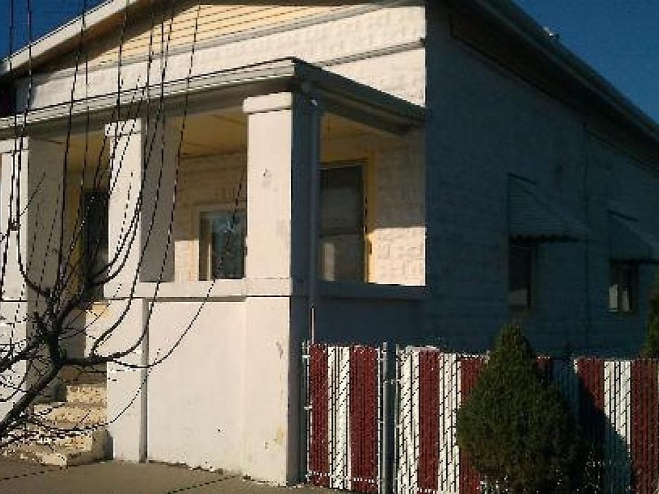 2nd image of 241 E 21st St