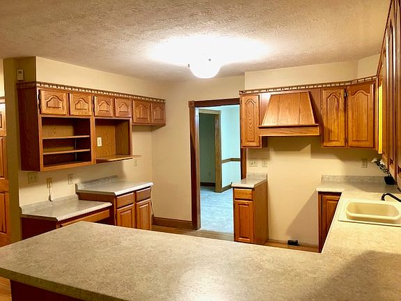 3rd image of 25 Jeffrey Dr