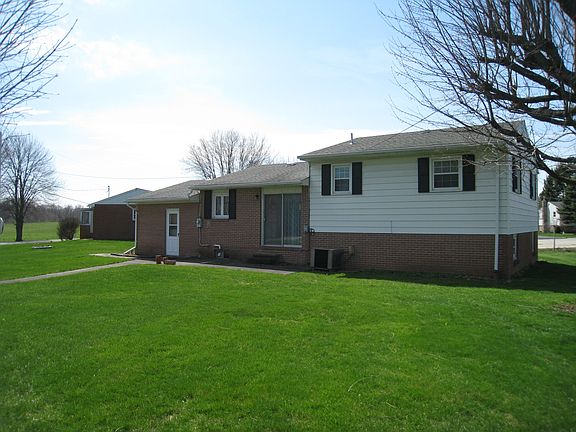 2nd image of 830 Rose Ct