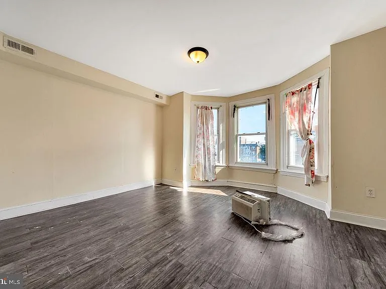 6164 Delancey St — Photo 4