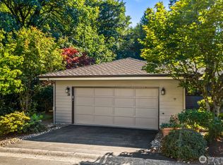 15800 Village Green Dr UNIT 38, Bothell, WA 98012
