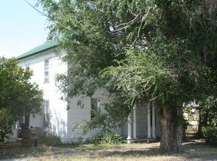 105 N 4th St, Columbus, MT 59019