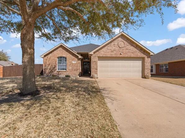 1144 Hearthstone Dr, Burleson, TX 76028