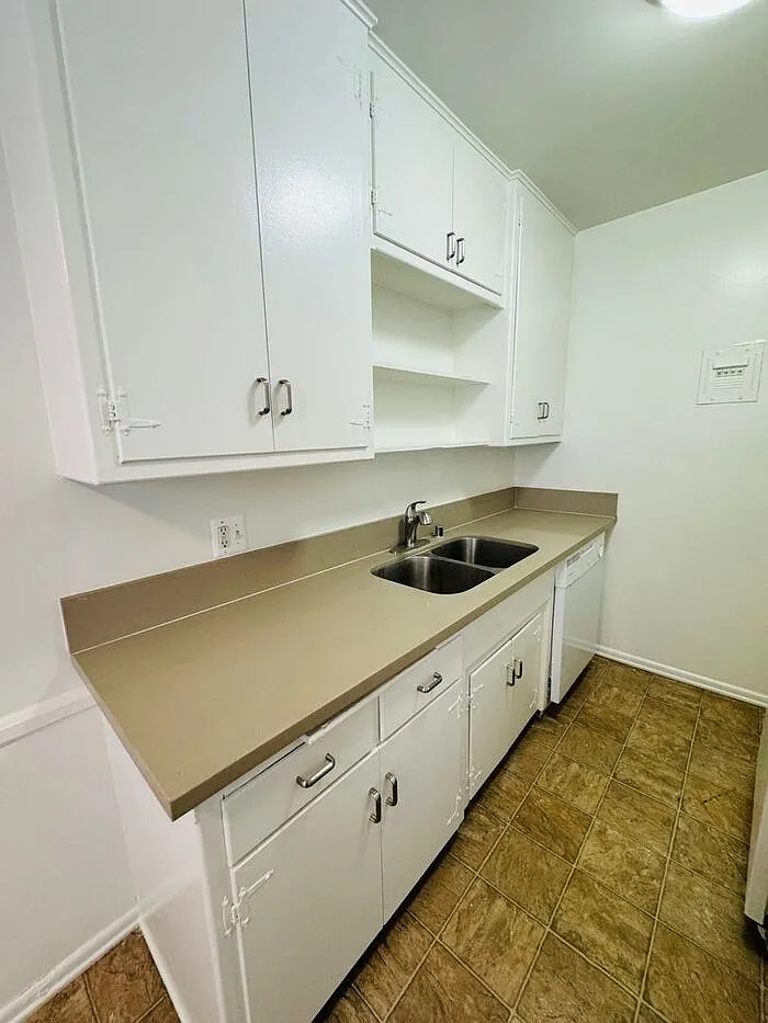 1 bed, 1.0 bath, 650 sqft, $1,995 — Photo 4