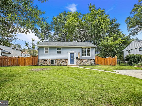 3rd image of 658 Alabama Dr