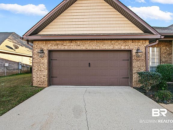 5th image of 9823 Torrington Dr N