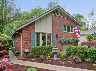 333 Glenview Rd, Glenview, IL 60025