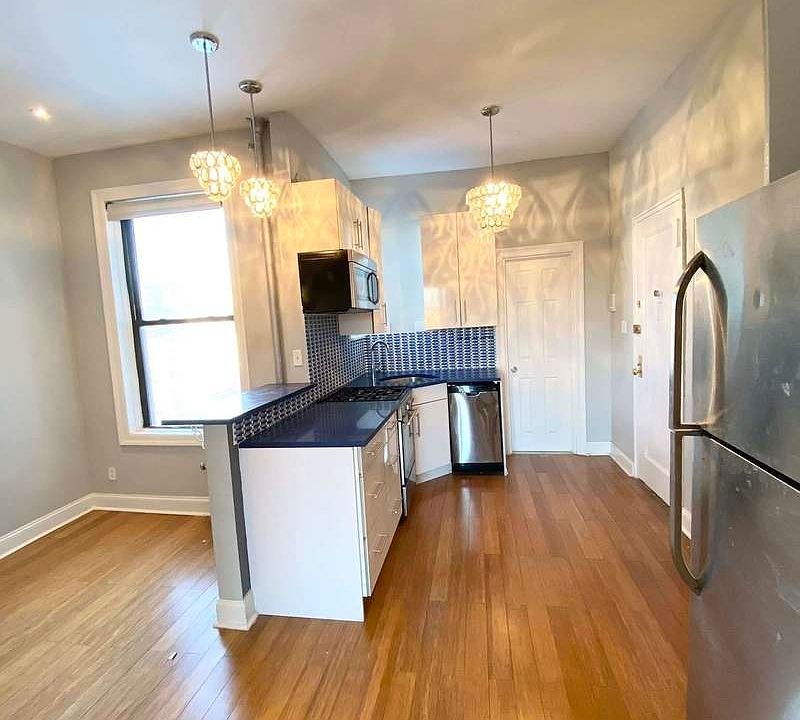 1st image of 166 W 129th St #60E