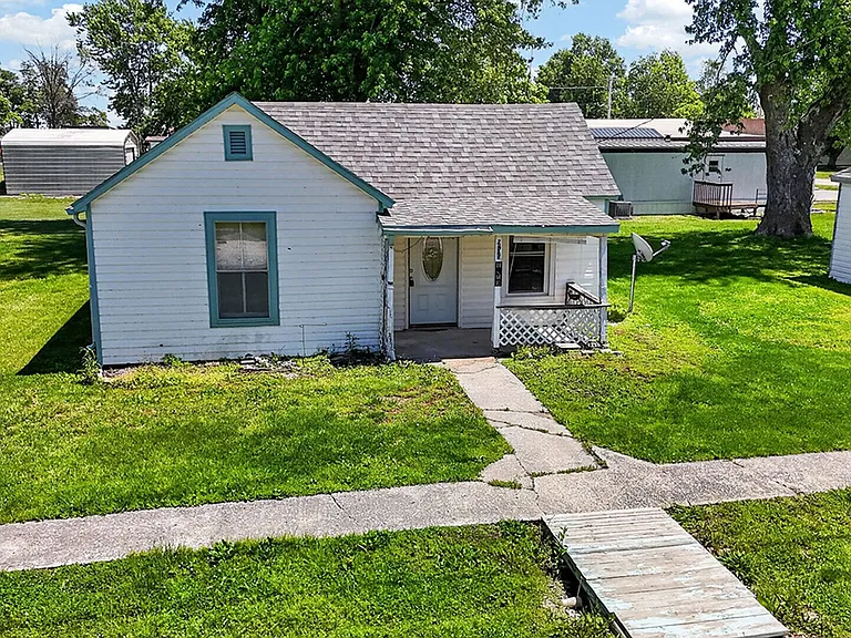 216 Rollins St — Photo 46