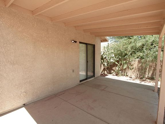 3rd image of 1814 N Silver Mountain Pl