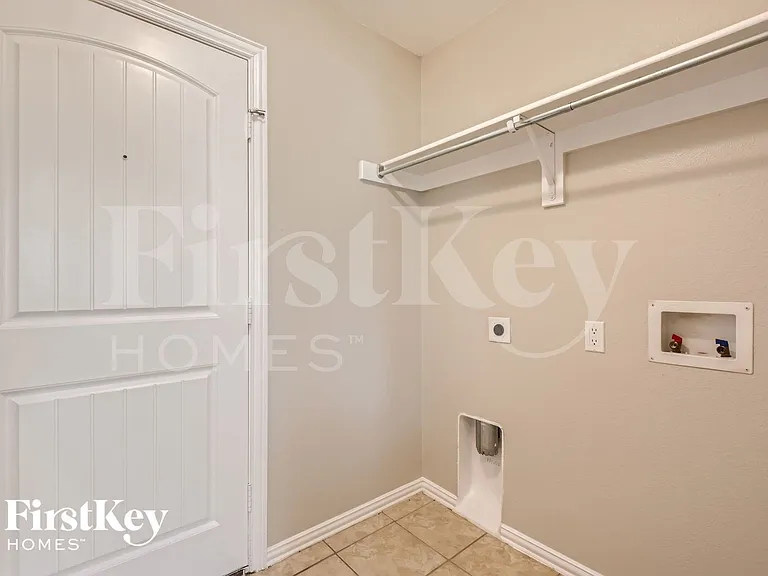 1825 Ridgecrest Dr — Photo 23