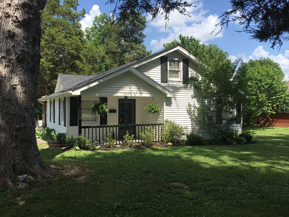 Cute house on corner lot