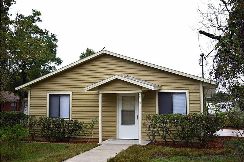 1st image of 2610 Elm Ave