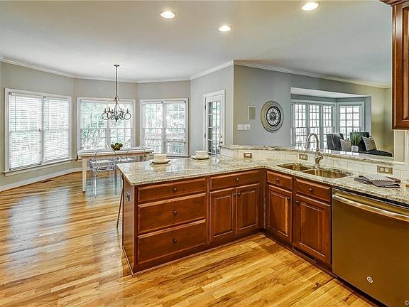 4th image of 5608 Stoneacre Pl