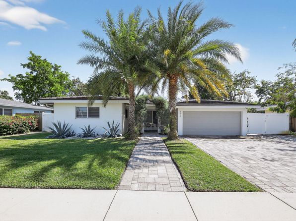 976 SW 11th St