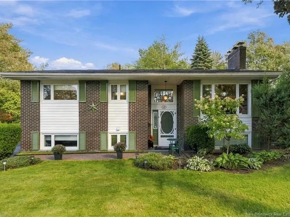 12 Chandler Cres, Moncton, NB E1E 3W7
