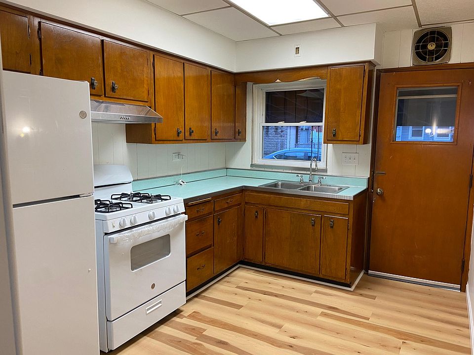 1st floor kitchen