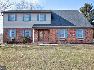 530 Colonial Cres, Lititz, PA 17543