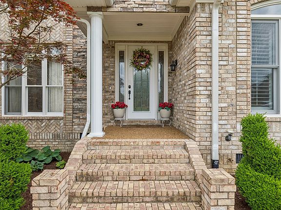 5th image of 548 Ridgecrest Ln