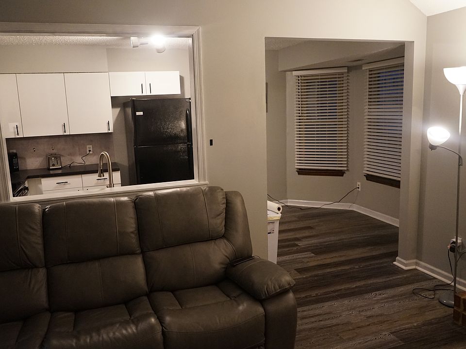 2nd image of 815 Spence Cir