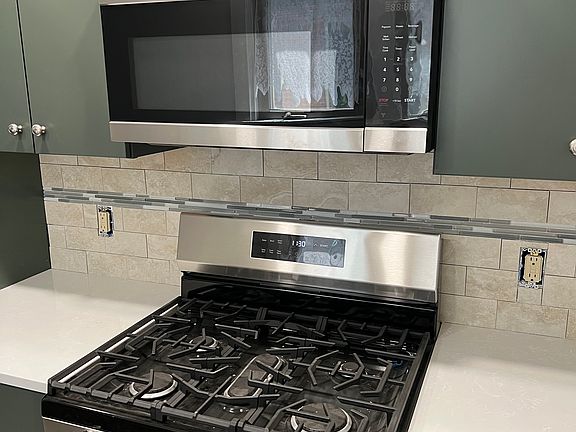 gas range, oven and microwave