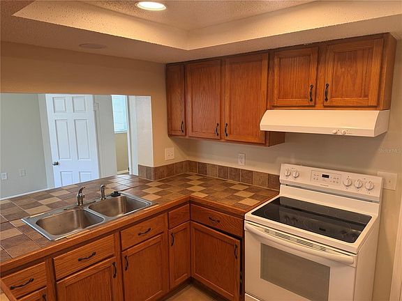 4th image of 4239 Woodfield Ave