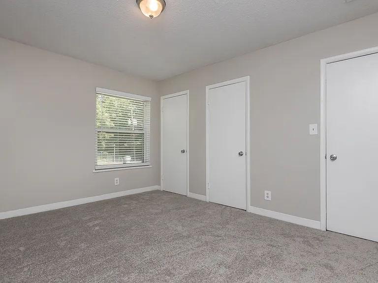Valley Bend Apartments — Photo 21