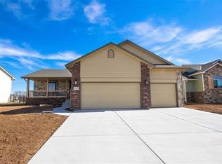 1242 N Lake Ridge Dr, Derby, KS 67037