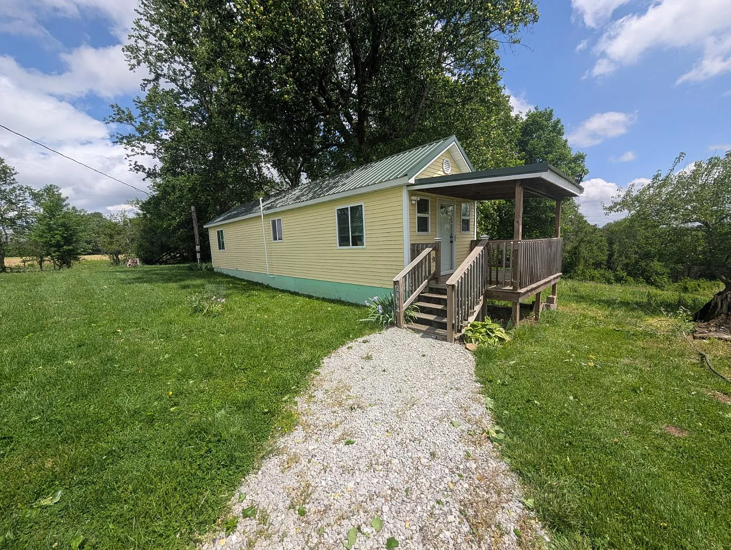 1 bed, 1.0 bath, 800 sqft, $900 — Photo 1