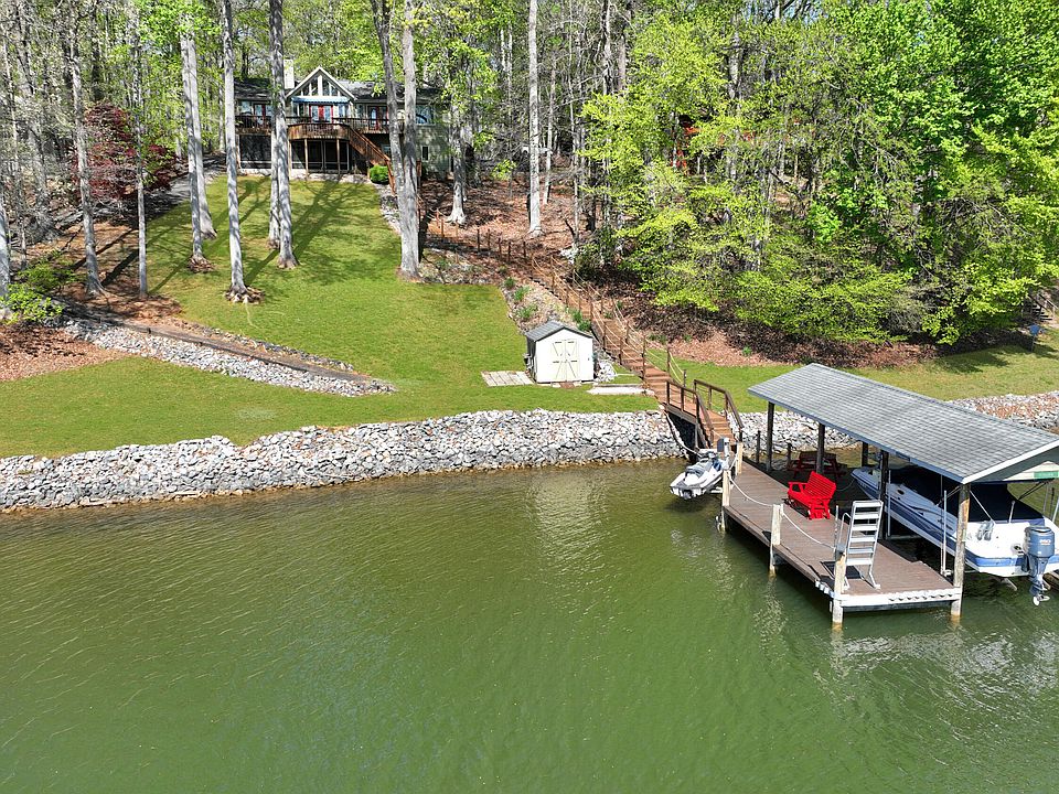 1st image of 121 Briarcliff Dr