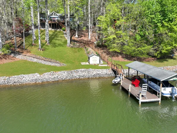 121 Briarcliff Dr, Moneta, VA 24121