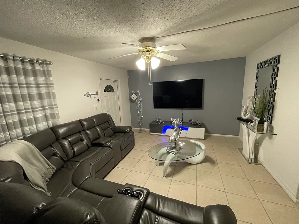 10 Temple Ct #10