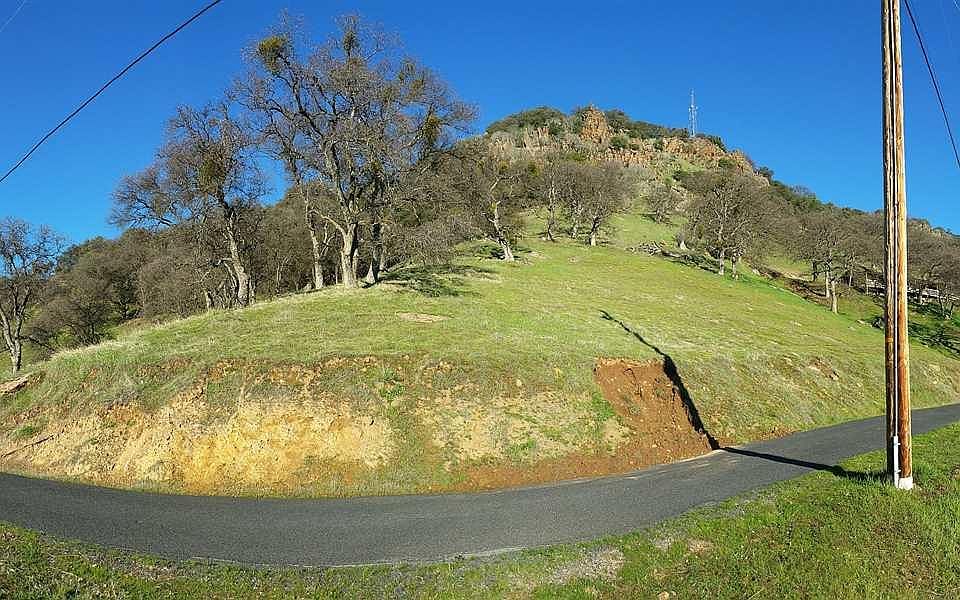2nd image of 9000 Butte Mountain Ln W