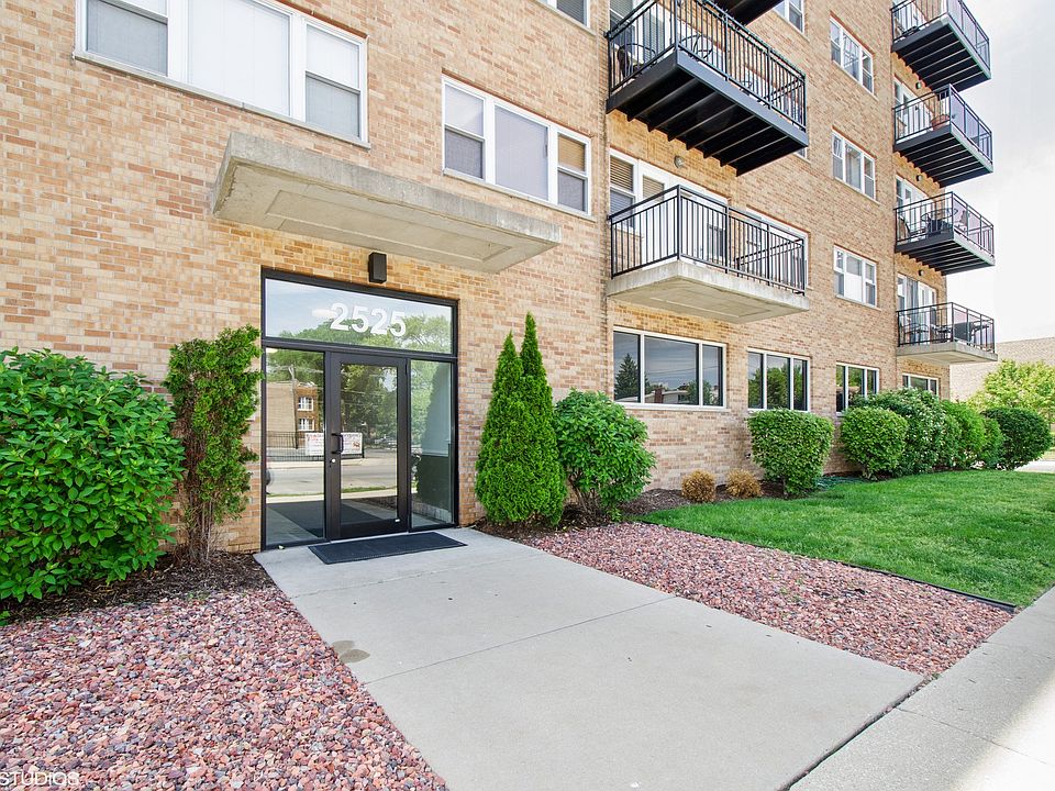 1st image of 2525 W Bryn Mawr Ave APT 501