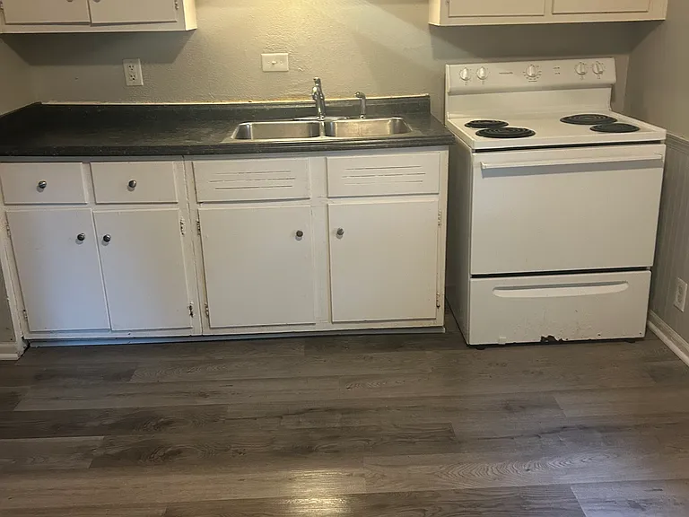 2832 Kristen Dr E — Photo 3