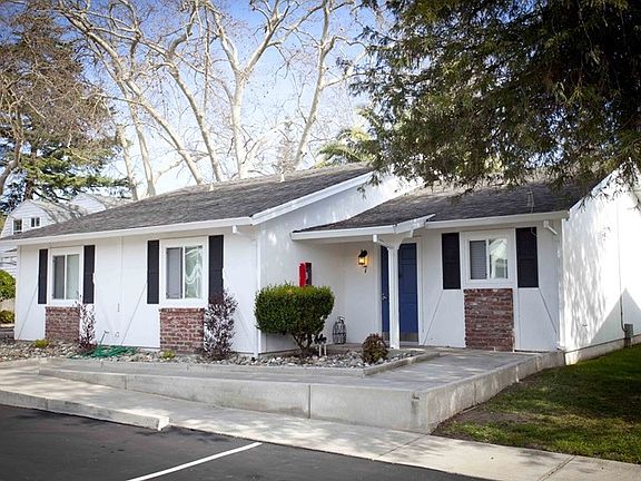 3rd image of 3610 Auburn Blvd
