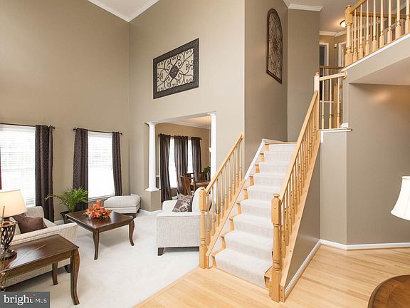 4th image of 52 N Forest Dr