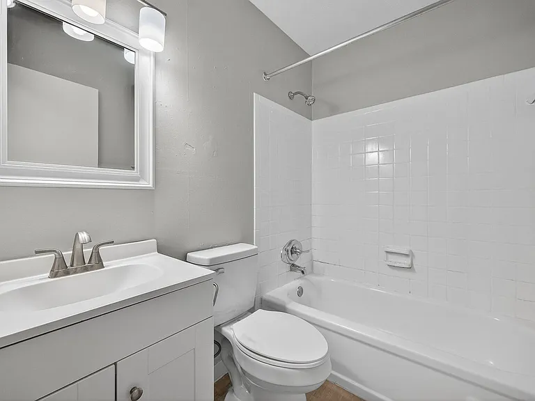 2419 Ohio Ave #L — Photo 10