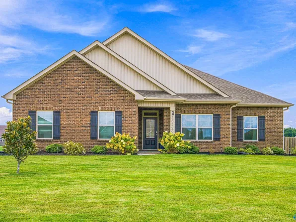 15229 Craft Ln, Athens, AL 35613
