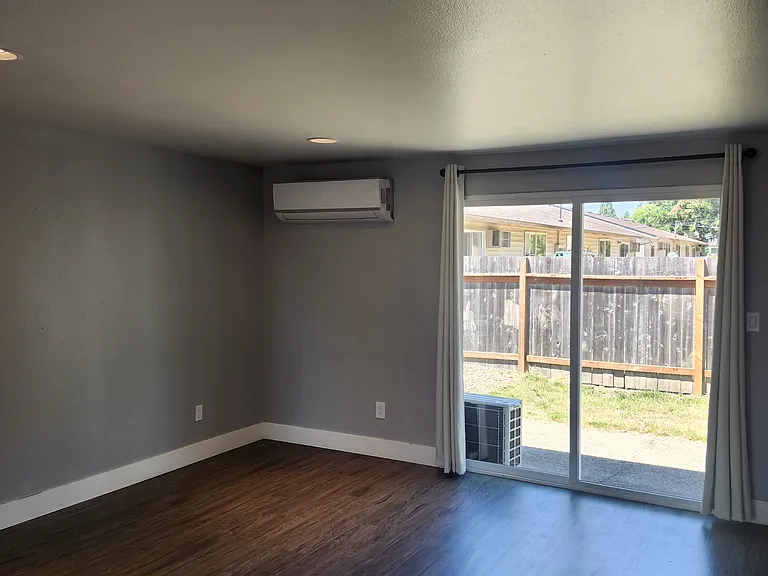 2503 Main St SE #1 — Photo 11