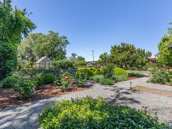 3rd image of 3235 Vichy Avenue