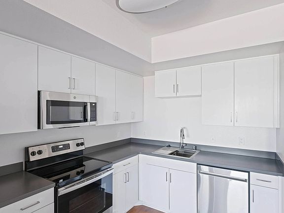 5th image of 417 Centinela Ave #502