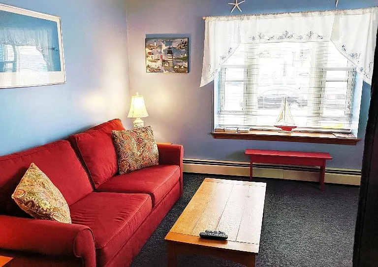 6 Imperial St #2 — Photo 3