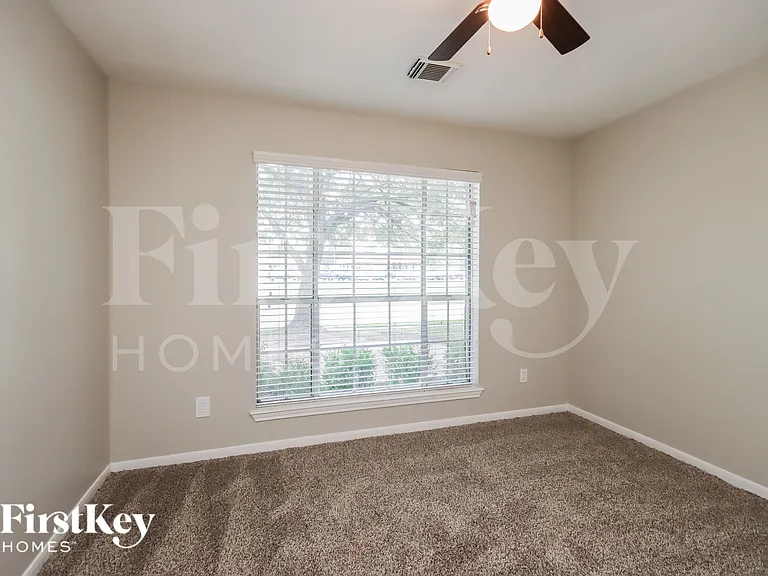 18811 Singing Woods Dr — Photo 13