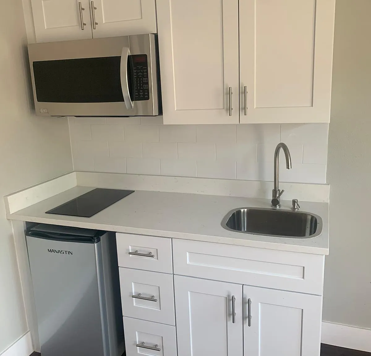 1 bed, 400 sqft, $1,145 — Photo 3