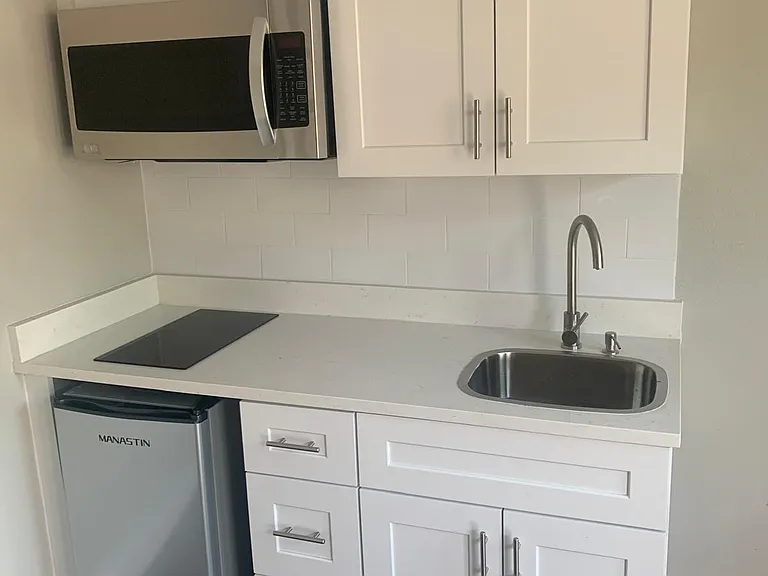 1858 Cornell Ave #1 — Photo 4