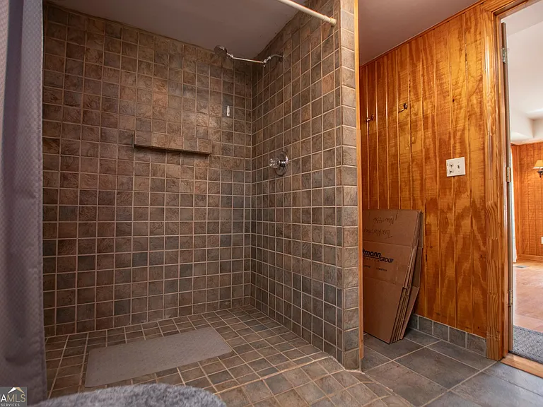 126 N Johnson St — Photo 25